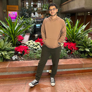 Meet your Posher, Yenuel